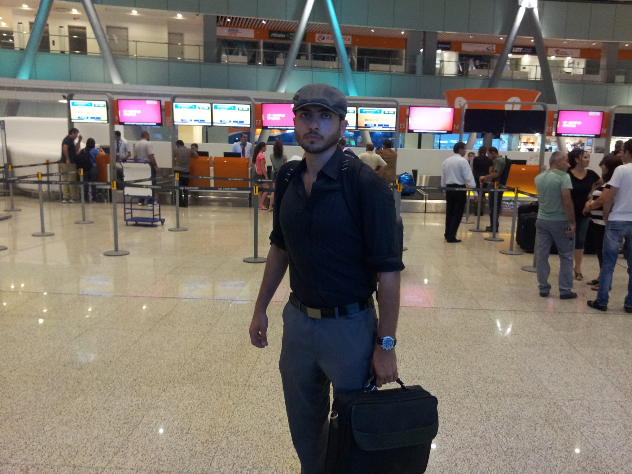 Նախ և առաջ կցանկանայի ներողություն խնդրել...