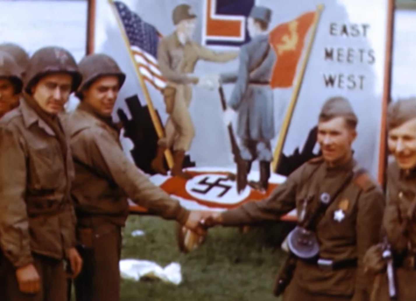 Հայտնի «Արևելքի հանդիպումը Արևմուտքի հետ» 1945թ-ի նկարը...