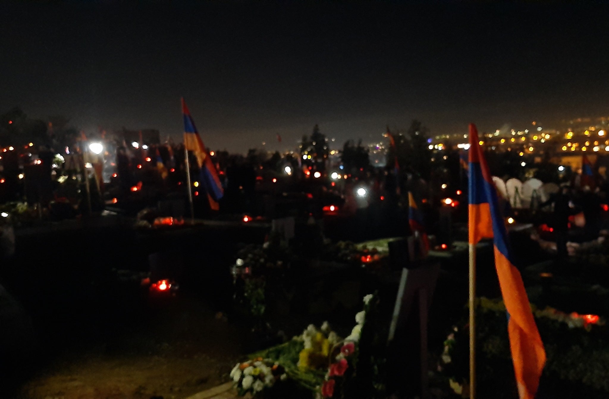 ԱԱյս երեկո մասնակցեցի ջահերթին և Եռաբլուրում անցա բոլոր....յս երեկո մասնակցեցի ջահերթին և Եռաբլուրում անցա բոլոր