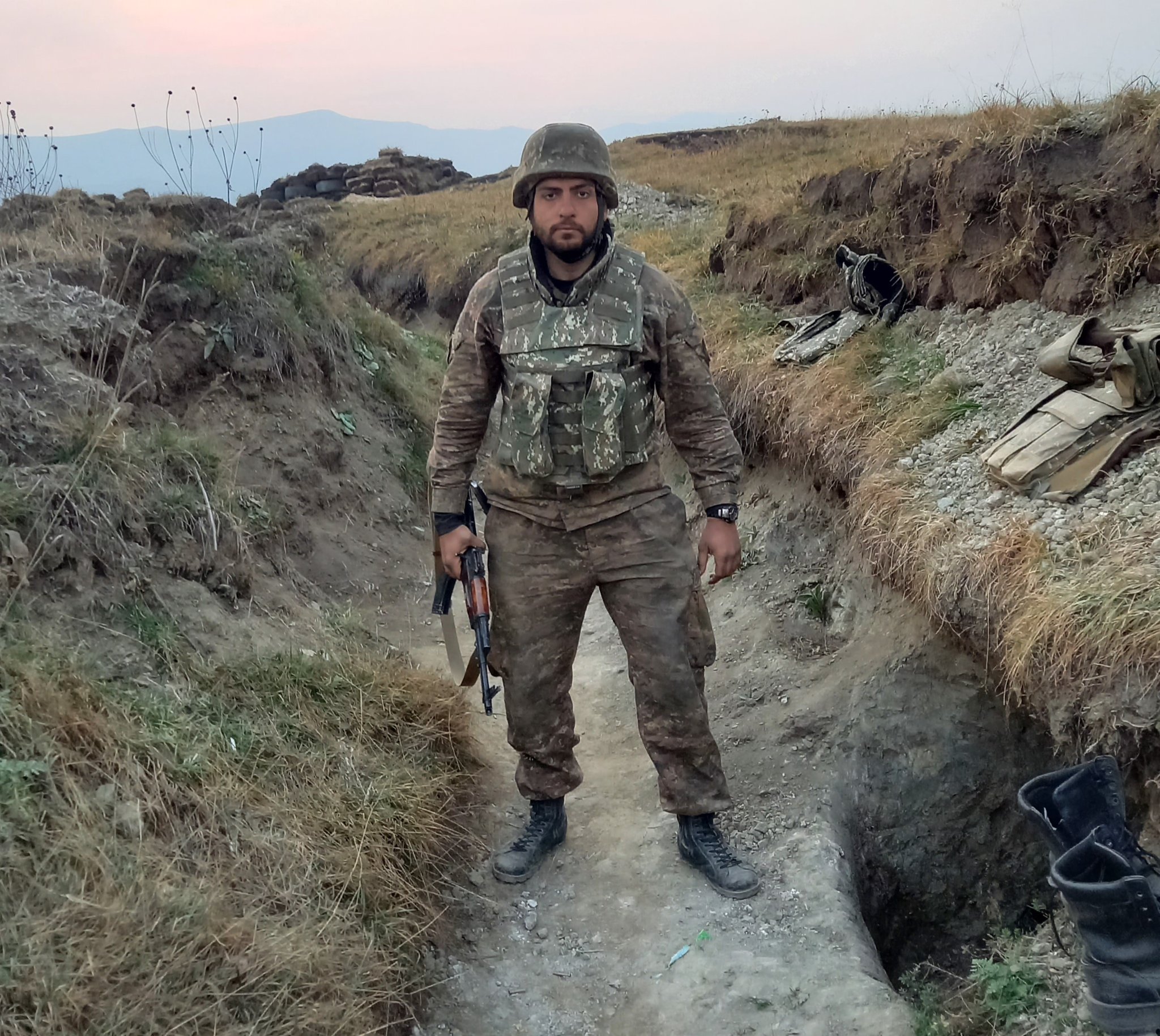 Տարիներ շարունակ ֆեյսբուքում պարբերաբար տեսնում եմ տարբեր մեր հայրենակիցները Մեծ Հայքի քարտեզներ...