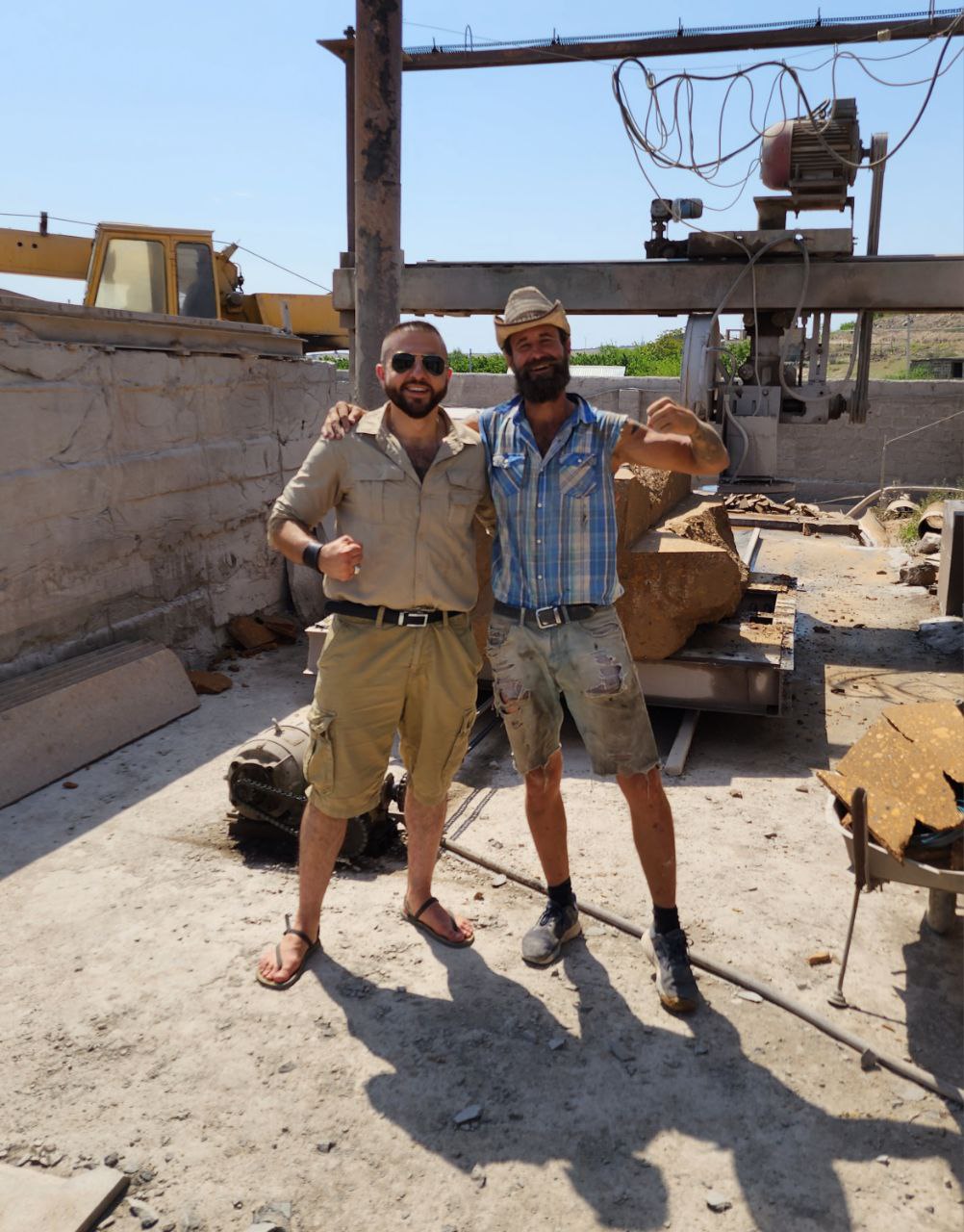 Մի Նացիոնալ Սոցիալիստ Սպիտակ (կես լեհ, կես շոտլանդացի) ընկեր ունեմ, որի անունը Ջեյսոն է....