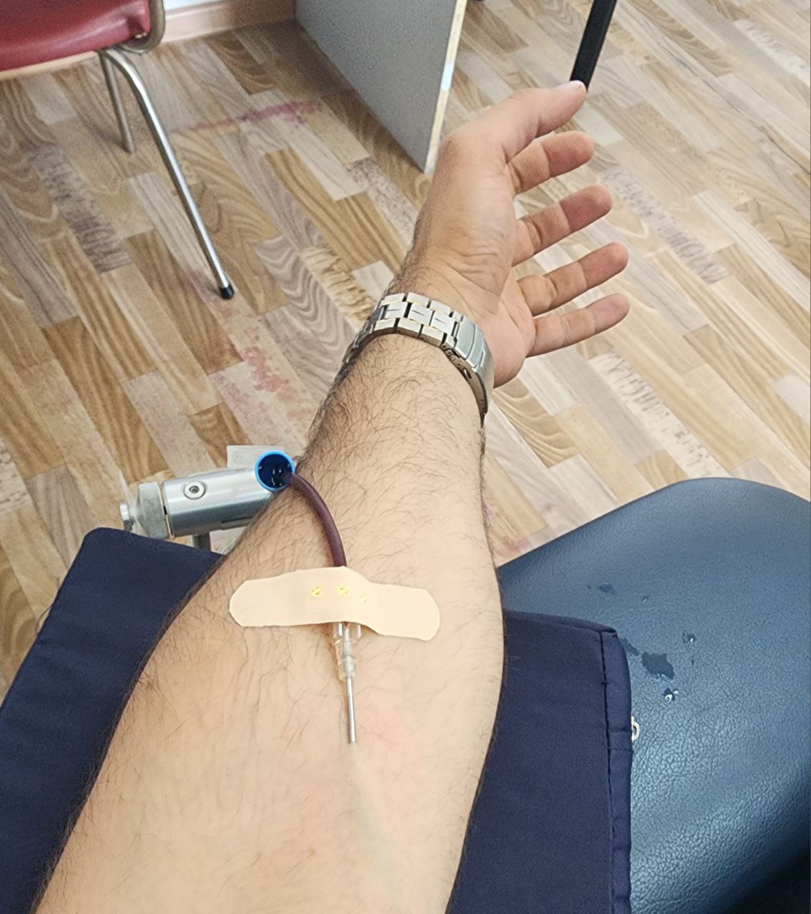 Գնացե'ք հիվանդանոցներ ու ձեր արյունը նվիրատվեք վիրավոր արցախահայերի համար...