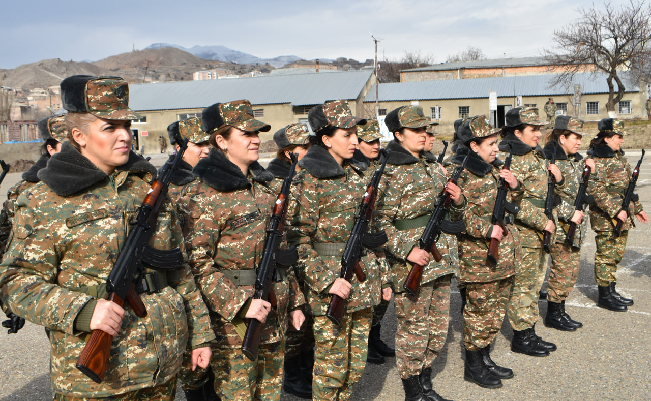 Այո՝ թող կանայք սովորեն զենք կրակել ու նույնիսկ ավելի թեթև պայմաններում...