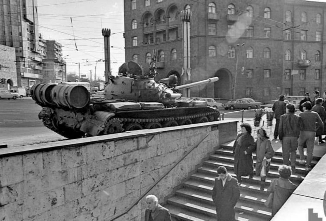 Երևանը Արցախյան ազատագրական պատերազմի ժամանակ....