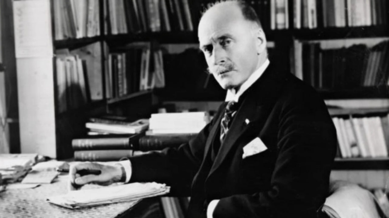 Ադոլֆ Հիտլերը մարդկության համար ռազմիկ էր և բոլոր ազգերի համար արդարություն քարոզող մարգարե...