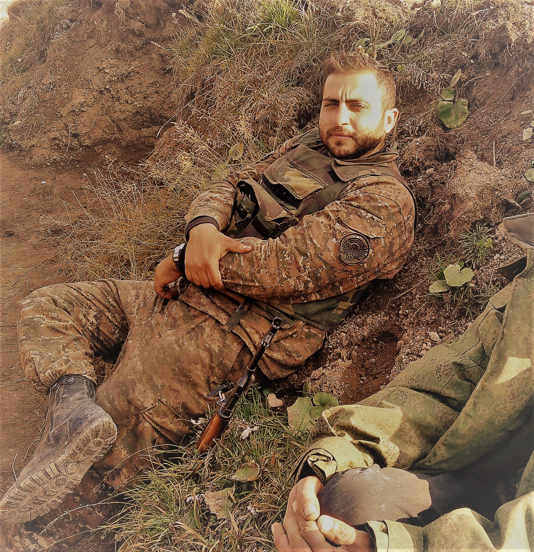 Յուրաքանչյուրիս ժպտում է մահը...