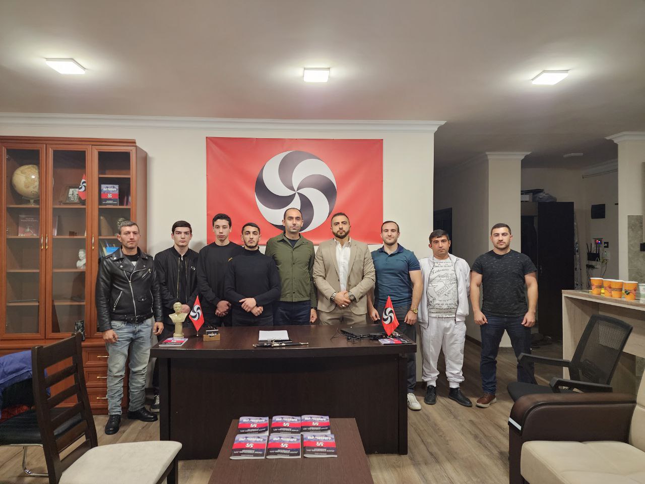 Հոսանք-ի առաջին ժողովը նոր Շտաբում...