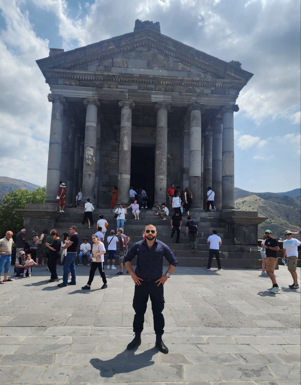 Ես Ցեղակրոն եմ, որն իր մեջ միաժամանակ պարունակում է արիական քրիստոնեության ու հեթանոսության վեհ արժեքները...